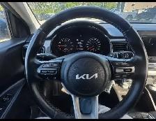 2022 Kia Rio 5-Door LX - Photo 6