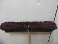 BALAI/BROSSE ROBUSTE POUR  SURFACE RUGUEUSE COMME NEUF - Photo 2