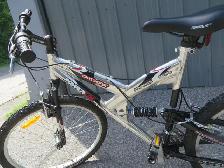 VELO MONTAGNE POWER LITE OUTCAST 21 VITESSES COMME NEUF ET ACC - Photo 2