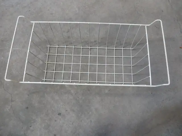 GR PANIER EN BROCHE POUR RANGEMENT TB ETAT