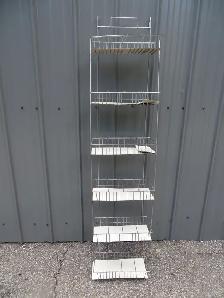 ETAGERE EN METAL 6 TABLETTES CROCHETS TB ETAT