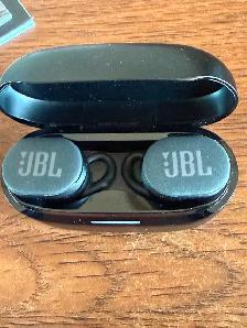 Brand new JBL earbuds headphones - Photo 3