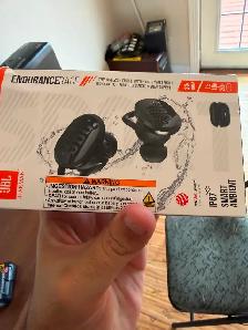 Brand new JBL earbuds headphones - Photo 7