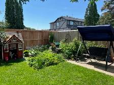BEAUTIFUL 3 BEDROOM 2 BATH 2 YARDS WITH LARGE GARAGE BY RIVER - Photo 5