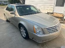 Cadillac DTS - Photo 2