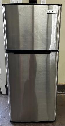 Frigidaire 4.5 Cu. ft. Compact Retro Refrigerator with Freezer