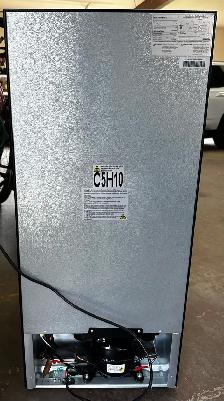 Frigidaire 4.5 Cu. ft. Compact Retro Refrigerator with Freezer - Photo 4
