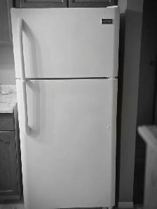 Fridge and Stove - Photo 4