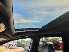2021 Hyundai Palisade AWD Ultimate Local Trade, 3rd Row, Navigat - Photo 3