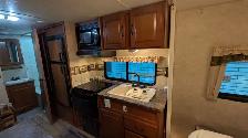 For Sale. 2010 Lightweight Surveyor SV230 Trailer - Photo 7
