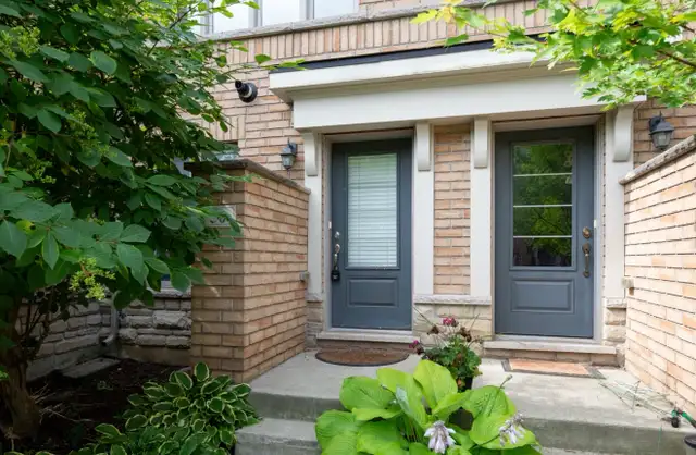 Modern Townhouse For Rent Near Woodbine Beach