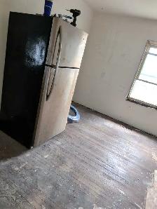 Frigidaire Refrigerator - Photo 2