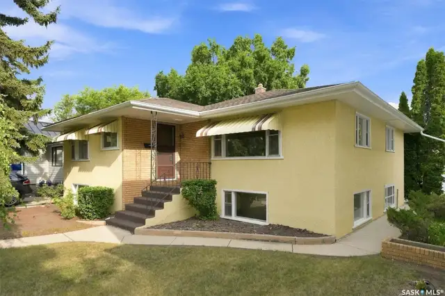 Main floor, 3-bdrm in Varsity View, 7-Min to Usask