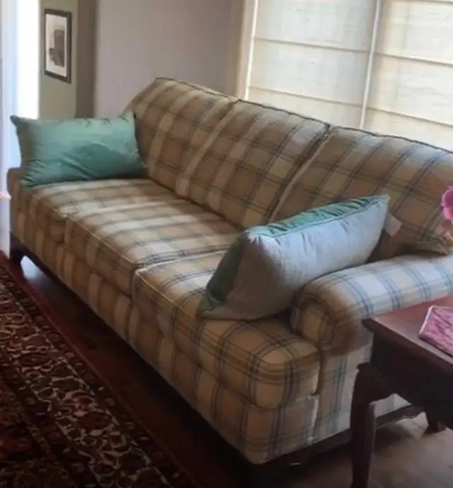 Beautiful Classic Plaid Sofa