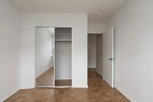 two bedroom, Leslie and Lawrence - ID 4689 - Photo 5