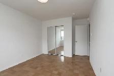two bedroom, Leslie and Lawrence - ID 4689 - Photo 8