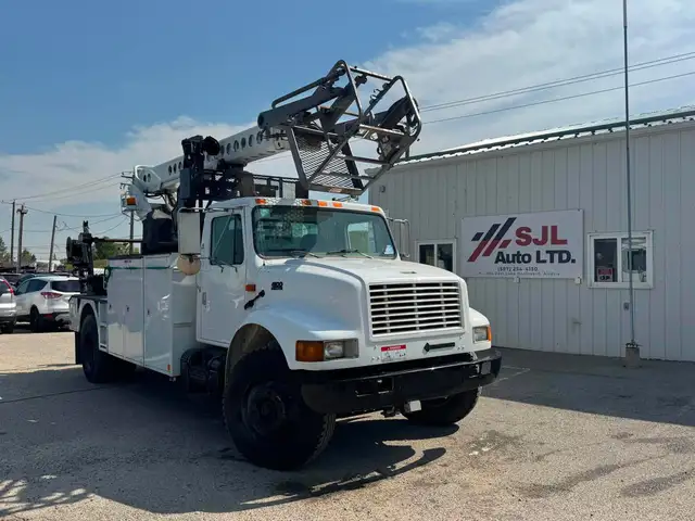 2001 International 4900 Bucket Truck
