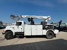 2001 International 4900 Bucket Truck - Photo 6
