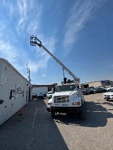 2001 International 4900 Bucket Truck - Photo 16