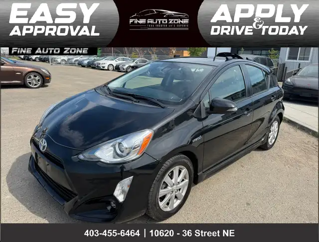 2017 Toyota Prius C C Hybrid : LOW MILEAGE