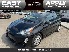 2017 Toyota Prius C C Hybrid : LOW MILEAGE