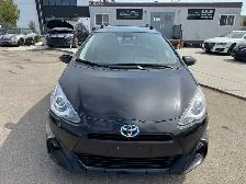2017 Toyota Prius C C Hybrid : LOW MILEAGE - Photo 2