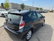 2017 Toyota Prius C C Hybrid : LOW MILEAGE - Photo 4