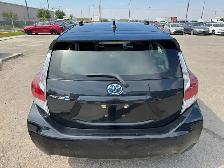 2017 Toyota Prius C C Hybrid : LOW MILEAGE - Photo 5
