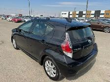 2017 Toyota Prius C C Hybrid : LOW MILEAGE - Photo 6