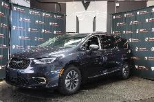 2021 Chrysler Pacifica Hybrid Limited - BRUNO JOEY SCOOTER LIFT