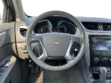 2017 Chevrolet Traverse LT / AWD - Photo 14