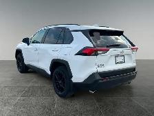 2021 Toyota RAV4 XLE / AWD - Photo 4