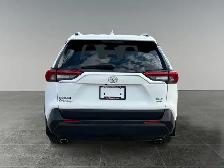 2021 Toyota RAV4 XLE / AWD - Photo 5