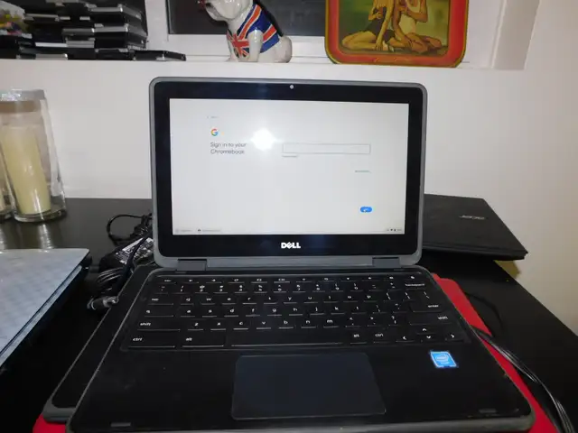 Dell Chromebook 12' Touchscreen laptop B/T newly restored