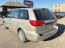 2004 Toyota Sienna 4dr CE 7-Passenger - Photo 4