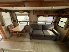 2007 Dutchmen 335TRL Couples Model - Photo 13
