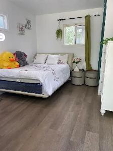 nice room nearby Kennedy subway available