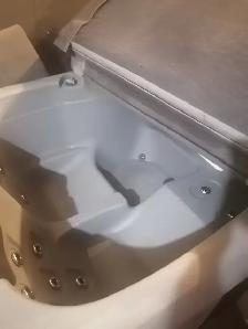 Hot  tub - Photo 2