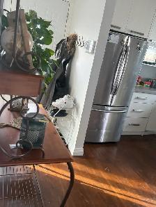 très grande chambre, double à louer dans sous sol maison - Photo 9