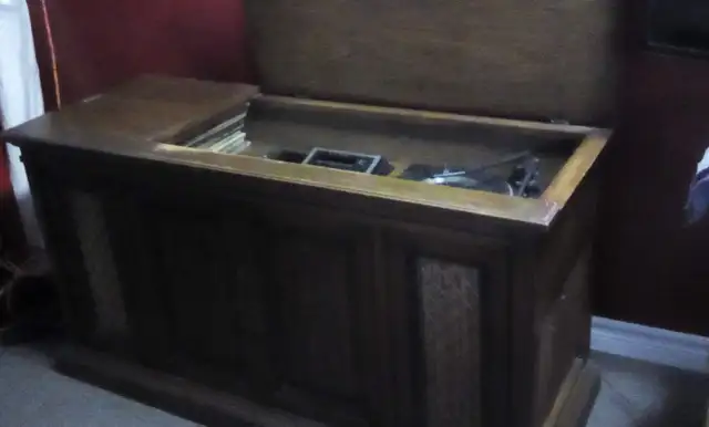 Magnavox Console Stereo
