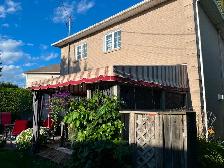 Auvent de patio à vendre (structure et toile) en bonne condition