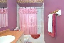 FURNISHED SPACIOUS ROOM FOR RENT IN MAPLE - Photo 4