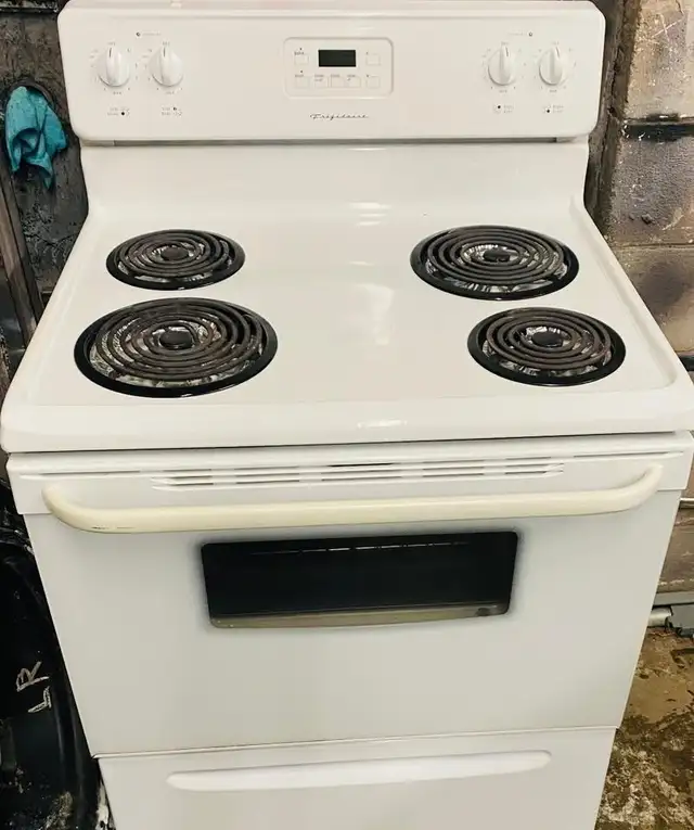Just arrived, Frigidaire 30" Coil-Top Range, lift-top Easy Clean
