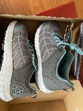 SAFETY SHOES- LADIES, BRANDED & NEW.SIZE # 7 - Photo 2