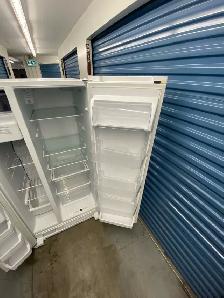 AMANA WHITE REFRIGERATOR - Photo 9