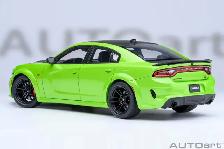 DODGE CHARGER SCAT PACK WIDEBODY SUBLIME 1:18 BY AUTOART MODELS - Photo 4