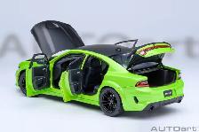DODGE CHARGER SCAT PACK WIDEBODY SUBLIME 1:18 BY AUTOART MODELS - Photo 5