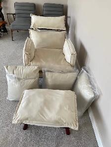 Cream fabric reclining arm chair $250.  Ottoman, 4 pillows - Photo 7