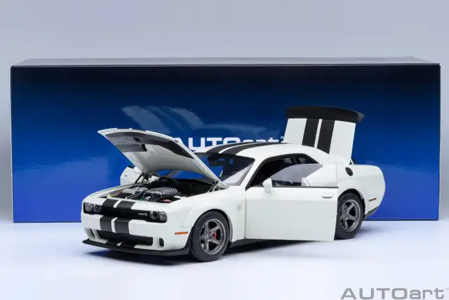 2023 DODGE CHALLENGER SRT SUPER STOCK WHITE 1:18 AUTOART MODEL