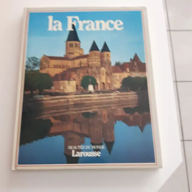 GRAND LIVRE NEUF LAFRANCE BEAUTÉS DU MONDE LAROUSSES 119PA $5.00